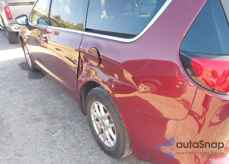 2023 Chrysler Voyager Lx из США, поврежденный, VIN 2C4RC1CG5PR596008